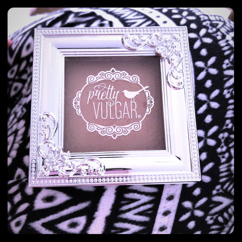 Pretty Vulgar Highlighter Shimmer Shine
